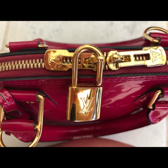 Sold Authentic Louis Vuitton,  alma B.B. pink - Picture 2 of 5